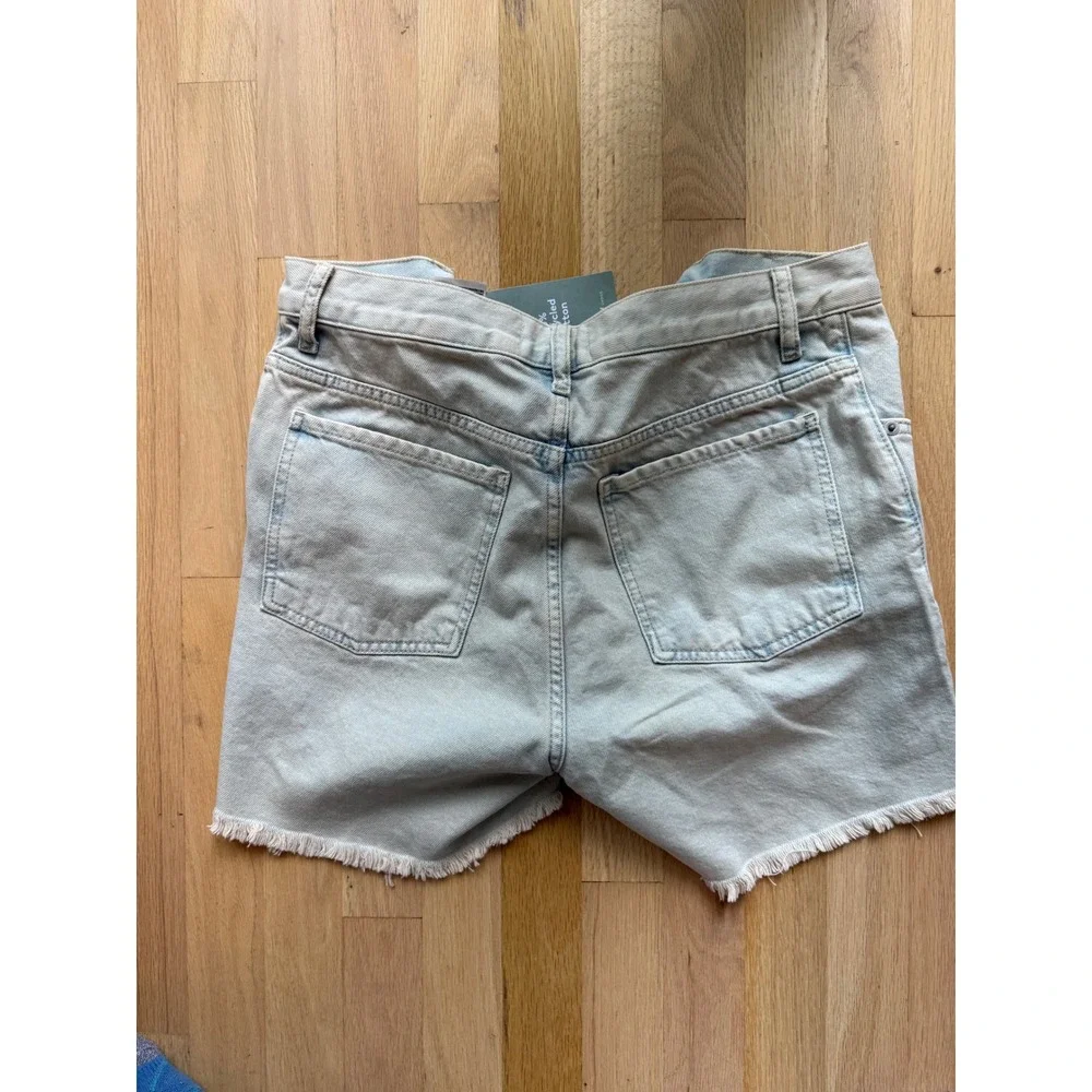 NWT H&M Denim Cut Off Shorts Women Light Blue High Waisted Frayed Hem Size 10